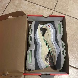 NWT 2014 air max 95 Halloween very very rare and hard to find Ds … check StockX